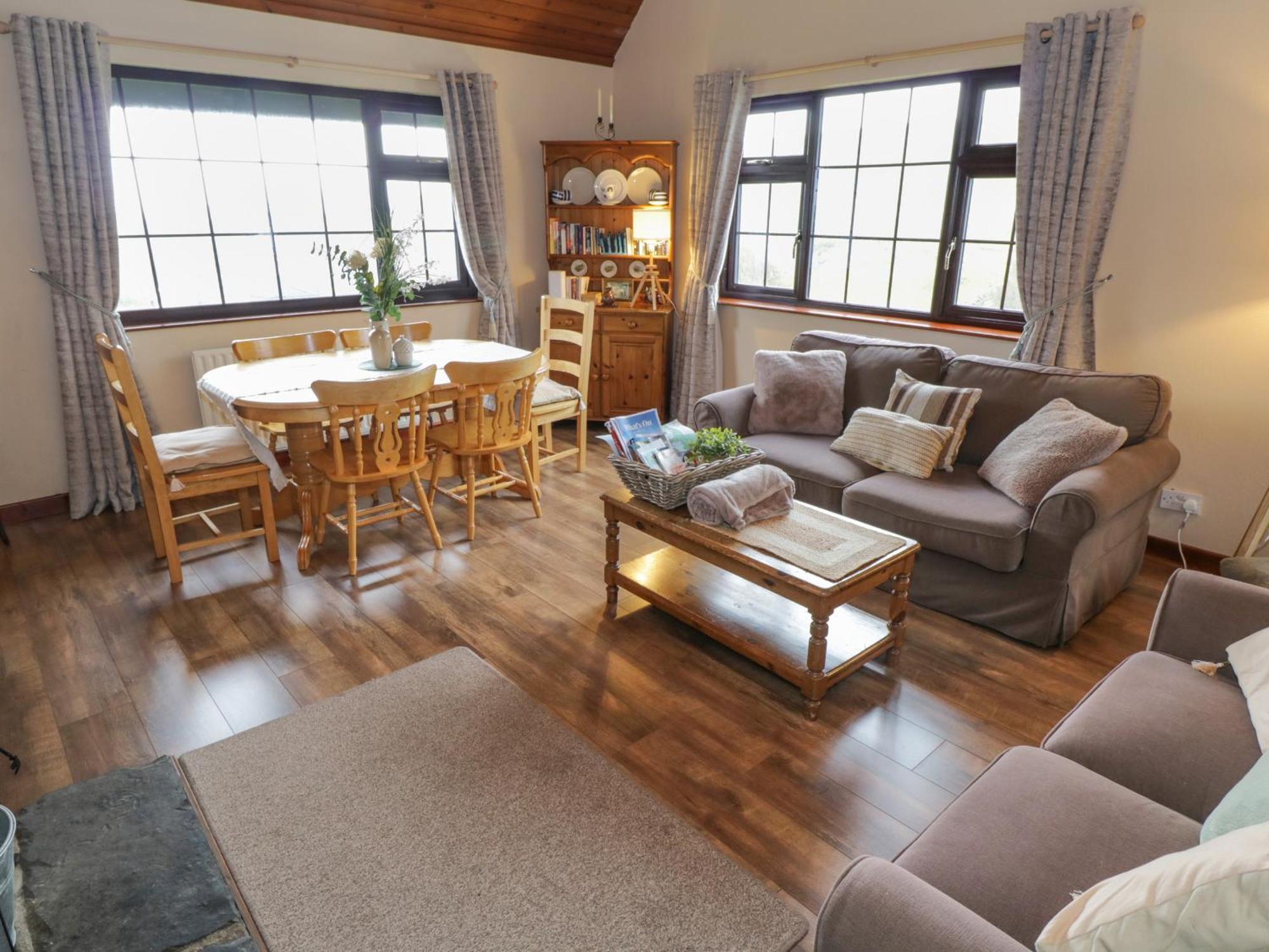 Corrib Villa Glentrasna ภายนอก รูปภาพ